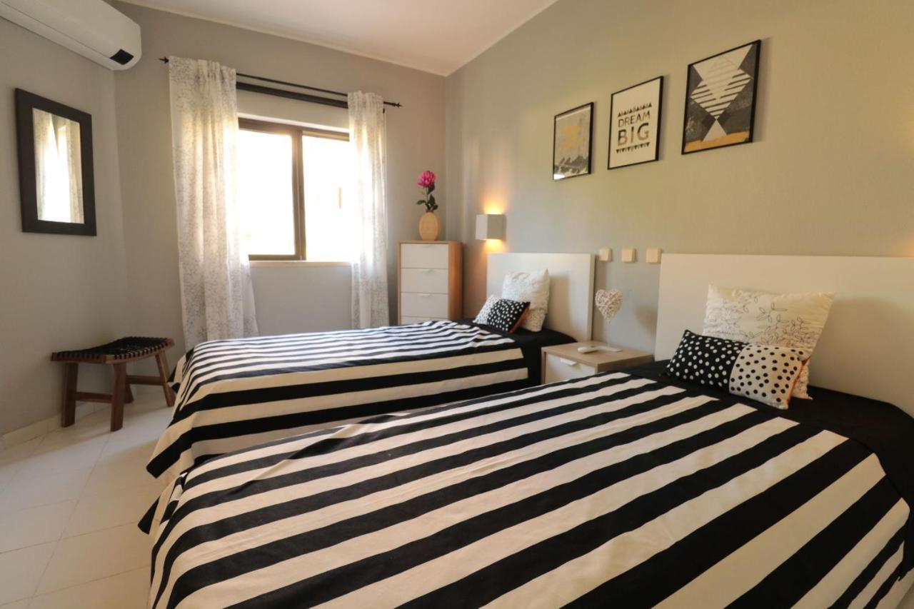 Lovelystay - Cozy 1Br Flat In Alvor With Ac And Balcony Eksteriør bilde