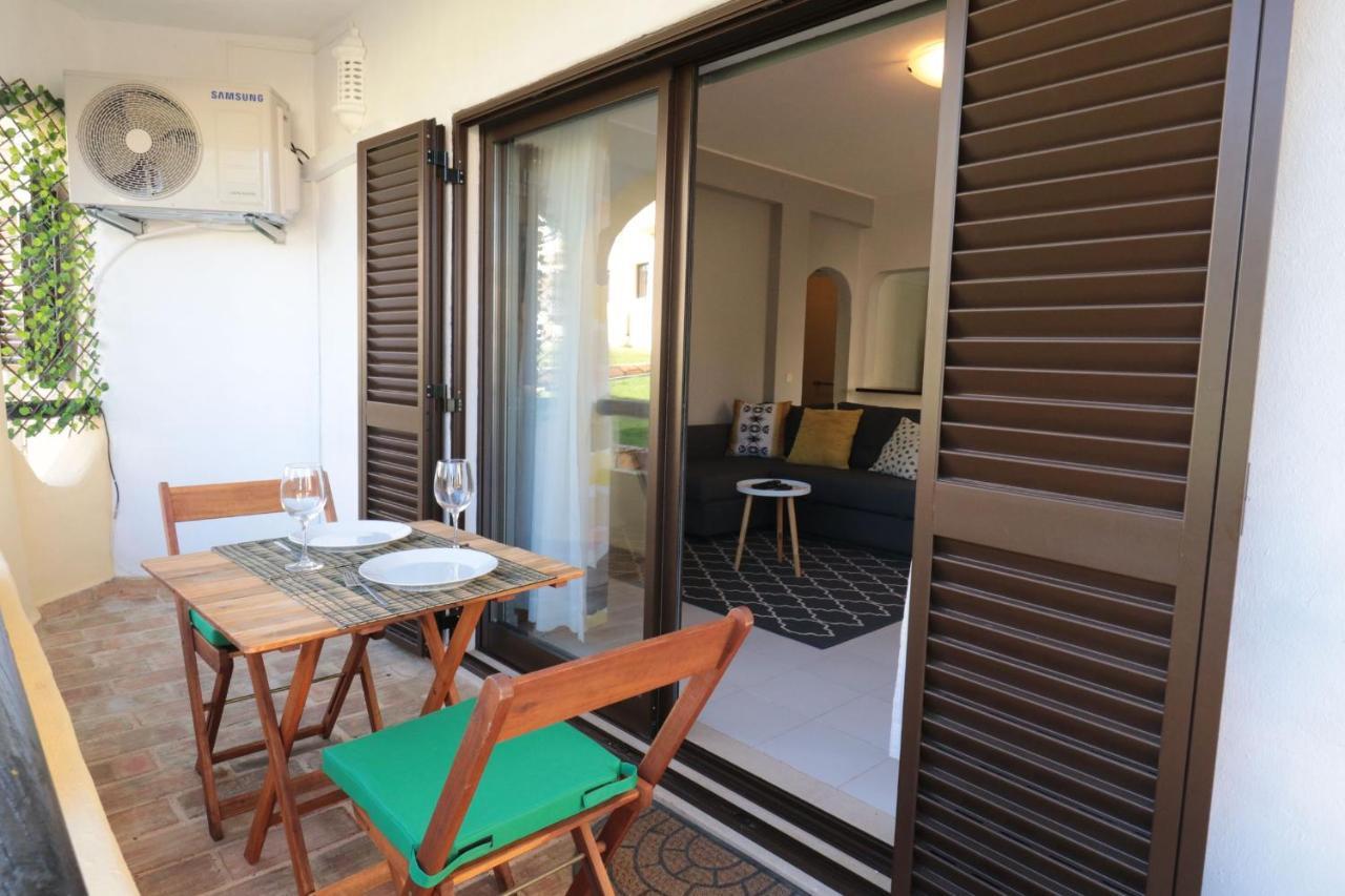 Lovelystay - Cozy 1Br Flat In Alvor With Ac And Balcony Eksteriør bilde