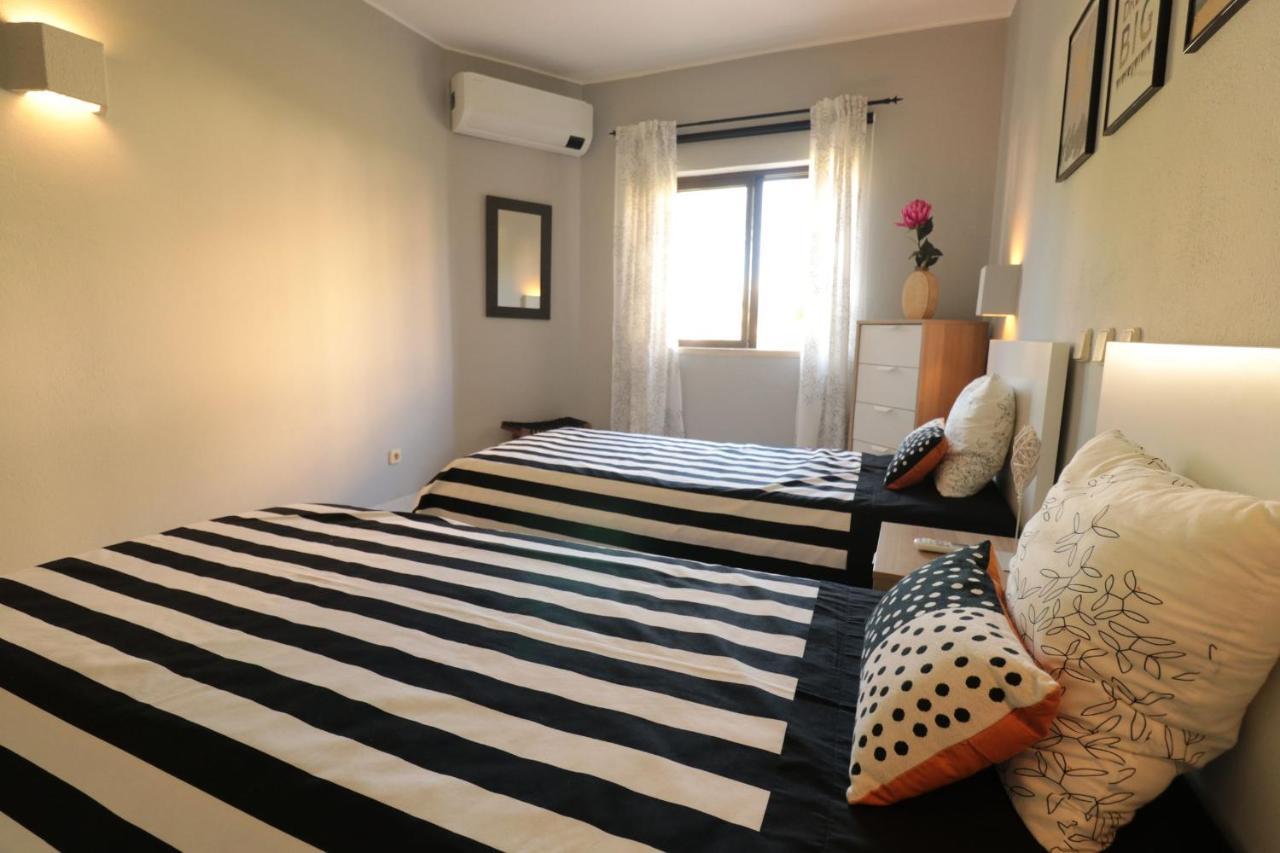 Lovelystay - Cozy 1Br Flat In Alvor With Ac And Balcony Eksteriør bilde